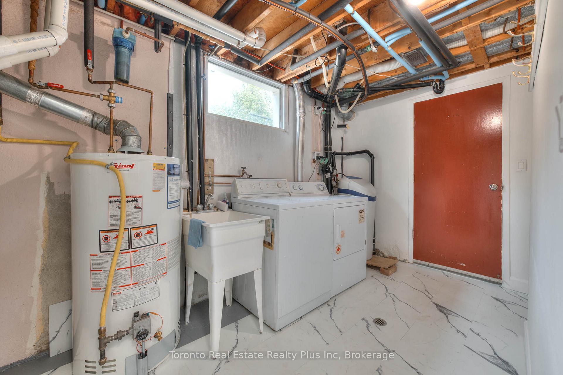 Photo 30 of 244 Westwood Drive, Kitchener — HOMEH