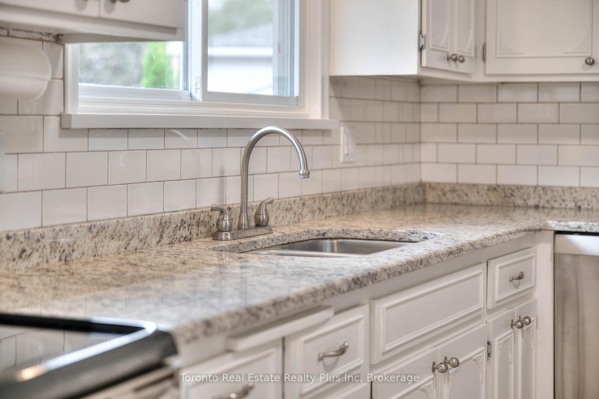 Photo 31 of 244 Westwood Drive, Kitchener — HOMEH