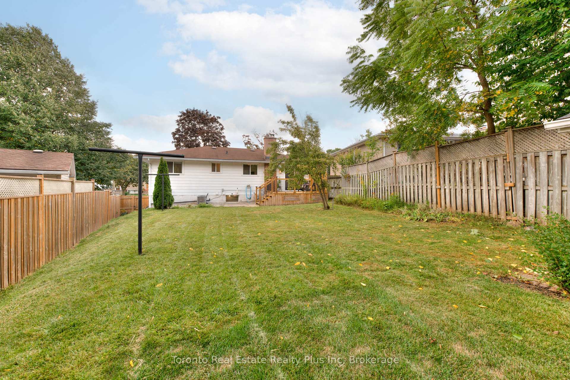 Photo 37 of 244 Westwood Drive, Kitchener — HOMEH