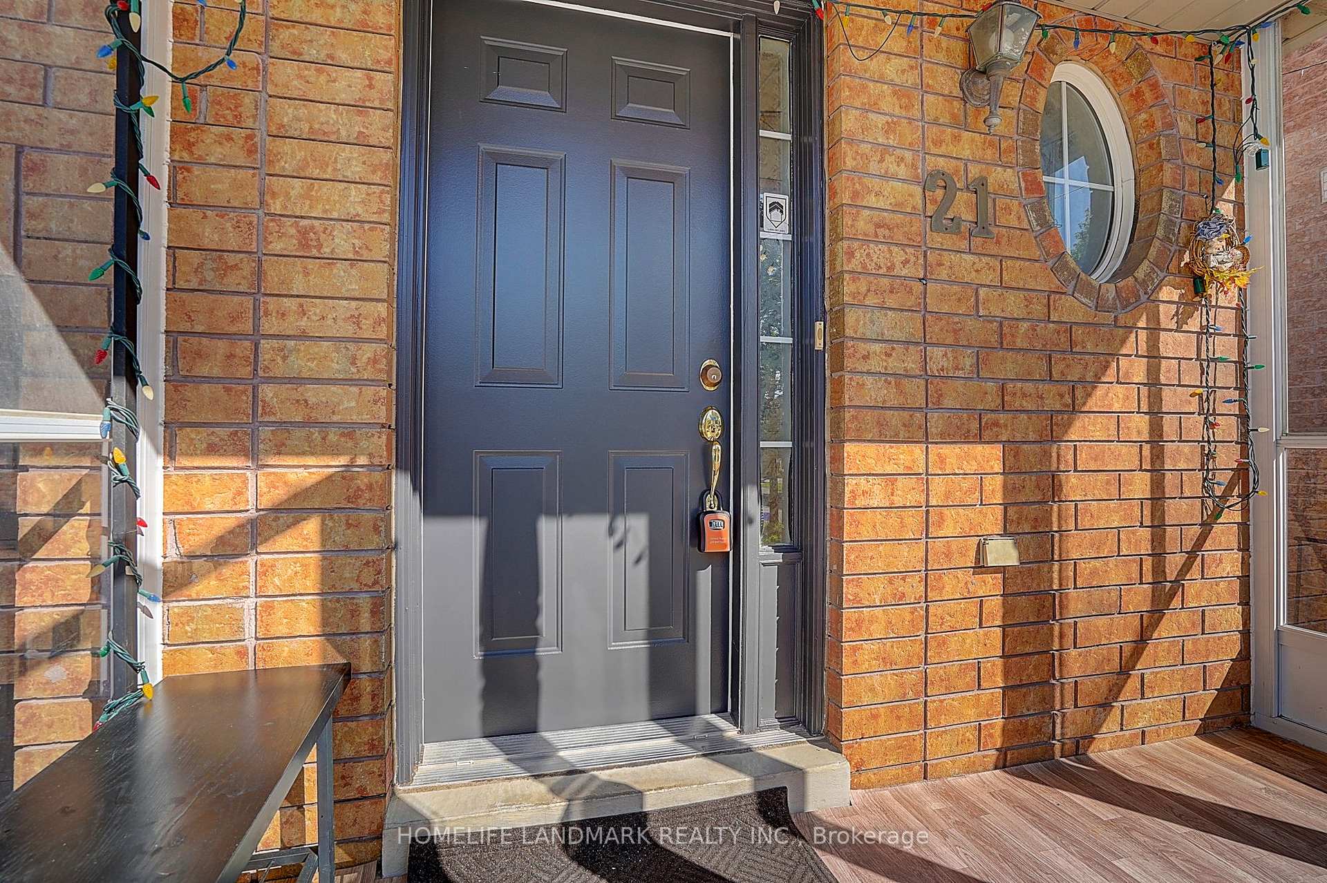 Photo 2 of 21 Raintree Drive, Markham, Village Green-South Unionville — HOMEH