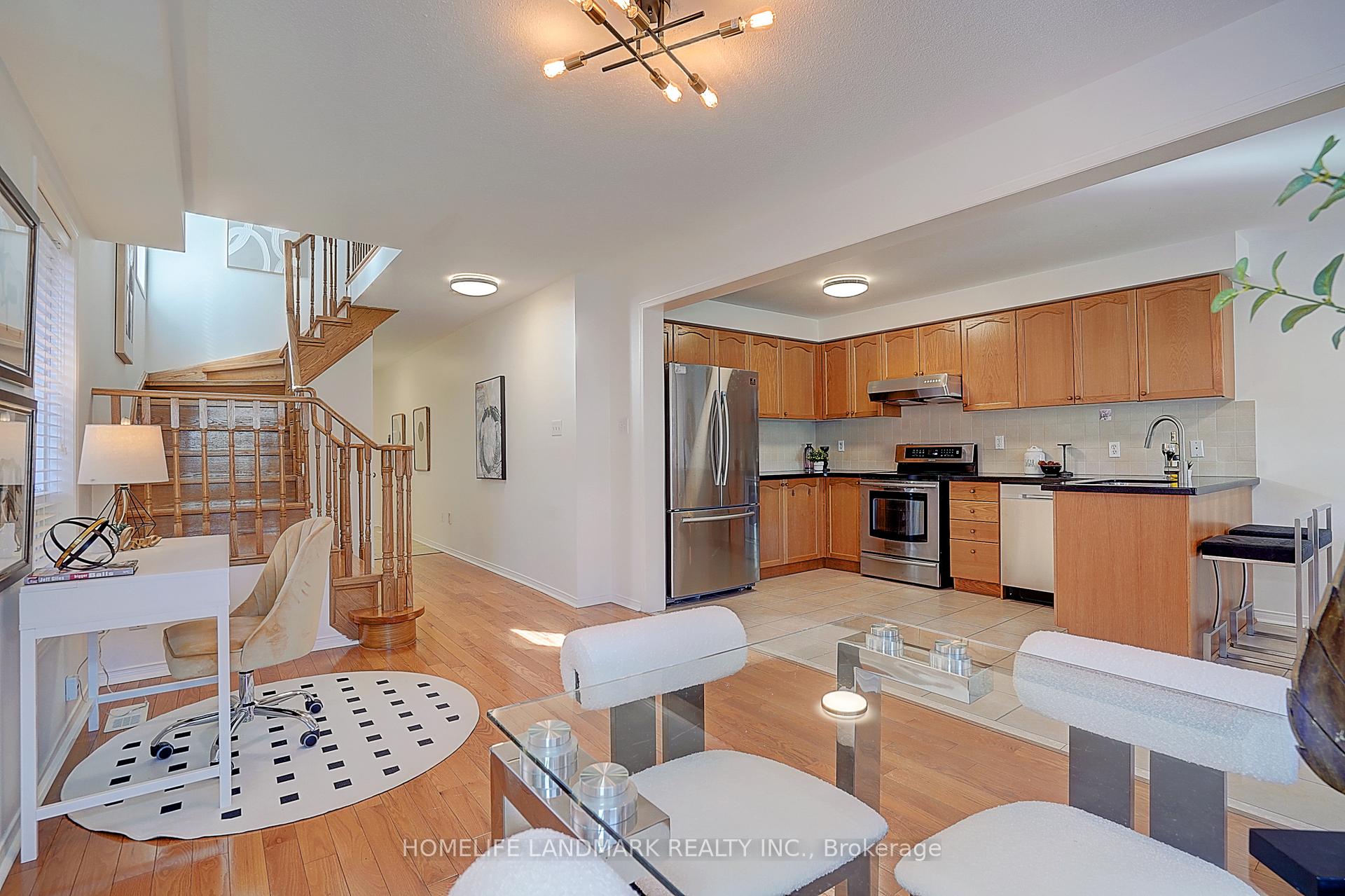 Photo 8 of 21 Raintree Drive, Markham, Village Green-South Unionville — HOMEH