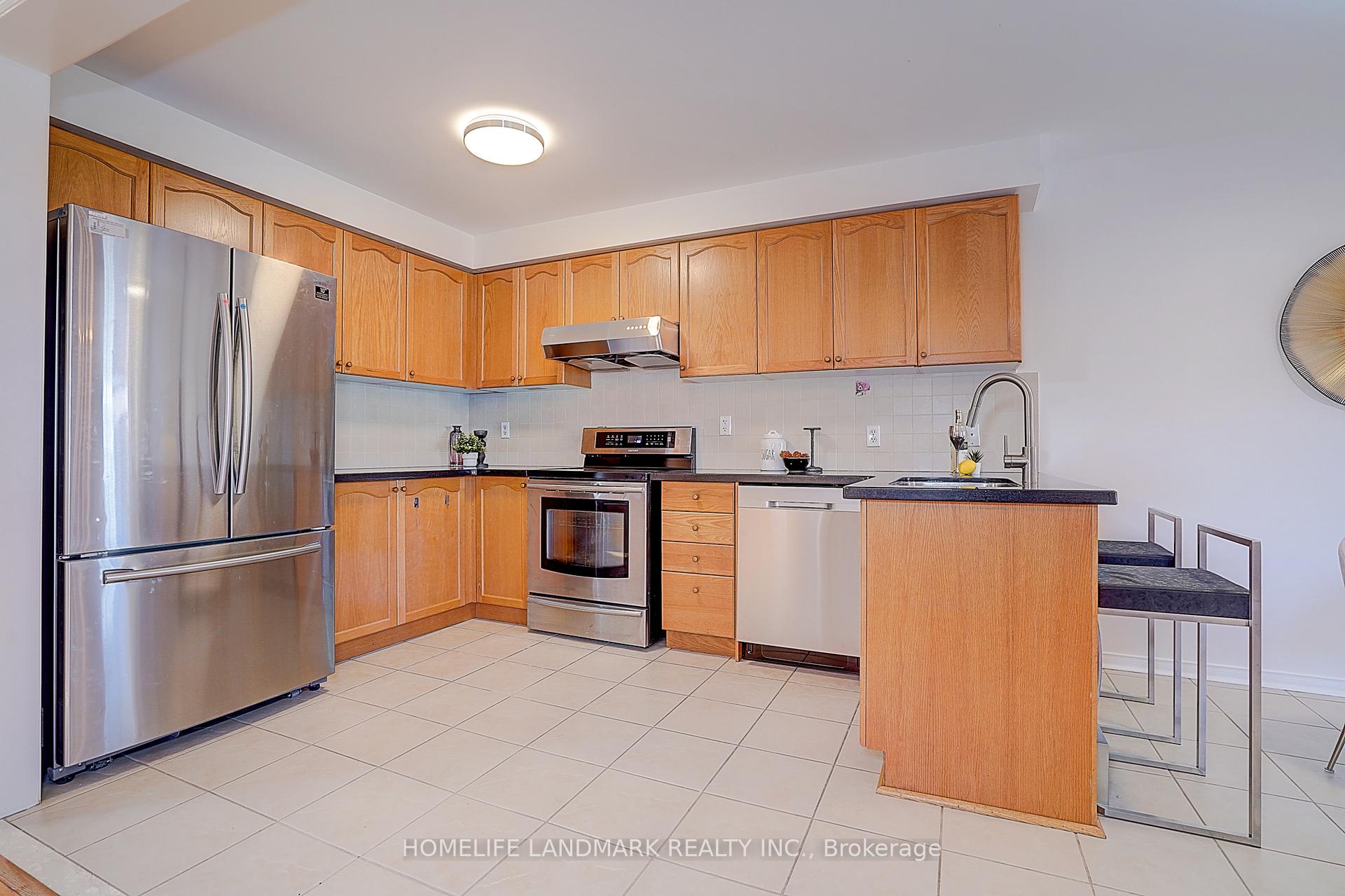 Photo 9 of 21 Raintree Drive, Markham, Village Green-South Unionville — HOMEH