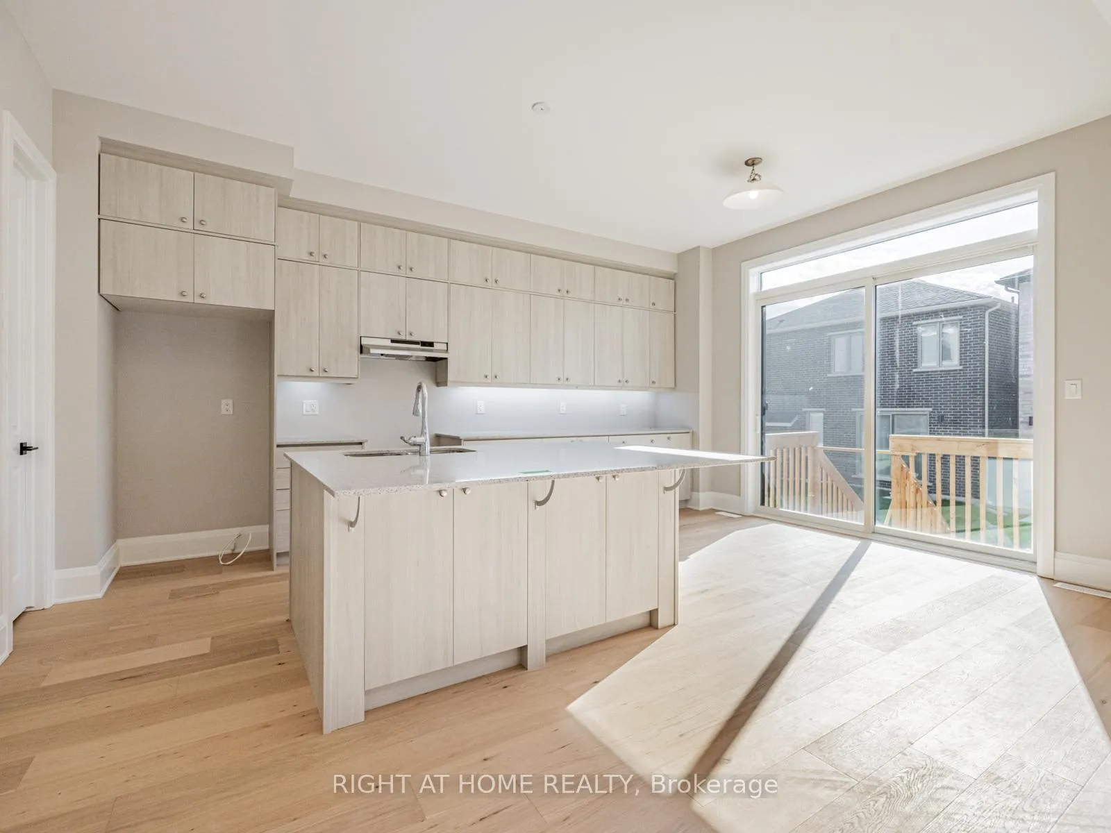 Photo 7 of 61 Greenridge Crescent, Markham, Rural Markham — HOMEH