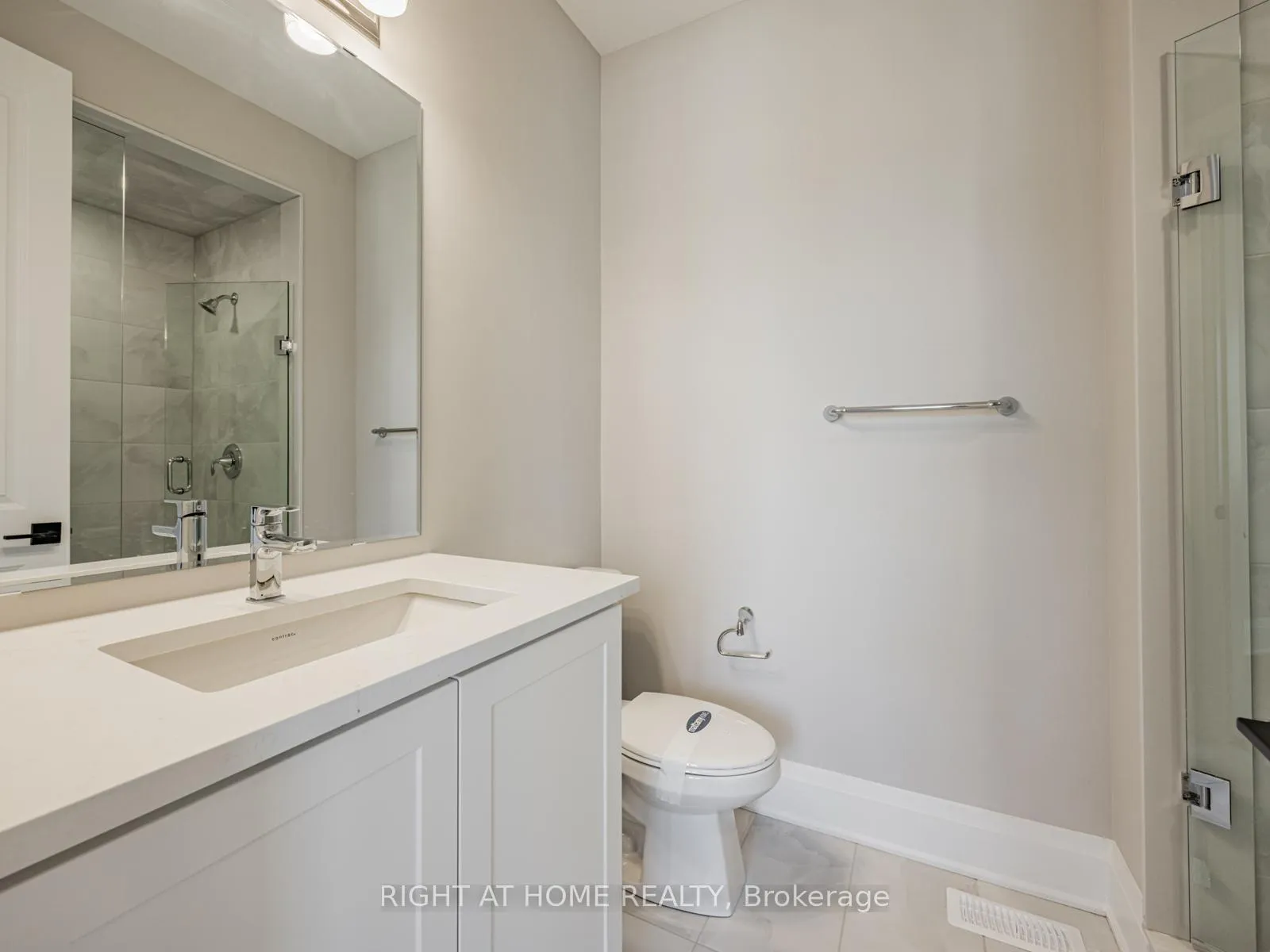 Photo 16 of 61 Greenridge Crescent, Markham, Rural Markham — HOMEH