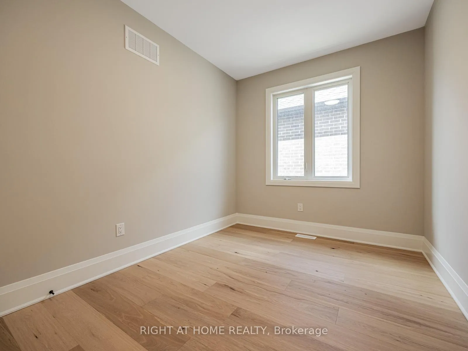 Photo 18 of 61 Greenridge Crescent, Markham, Rural Markham — HOMEH