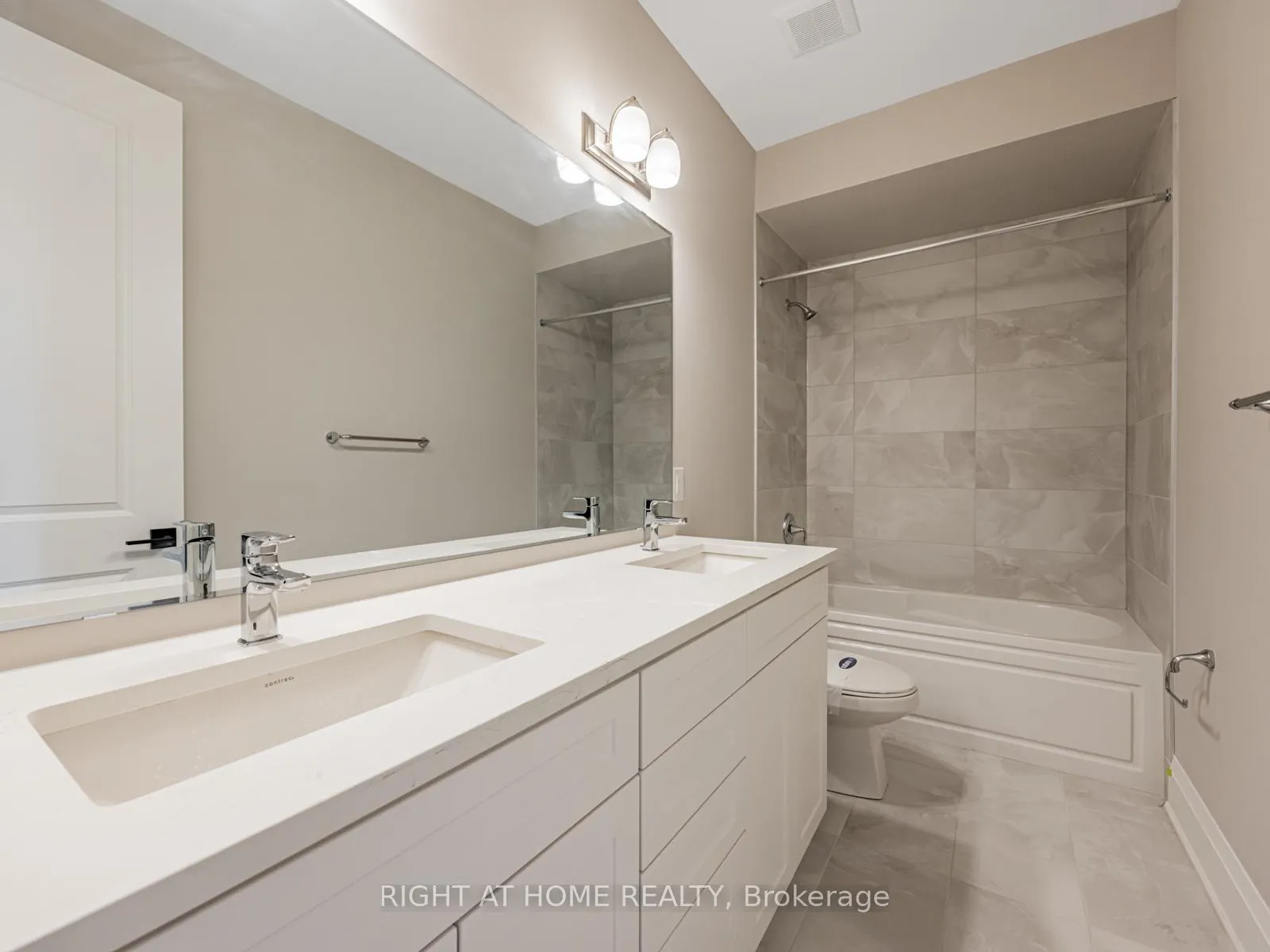 Photo 19 of 61 Greenridge Crescent, Markham, Rural Markham — HOMEH