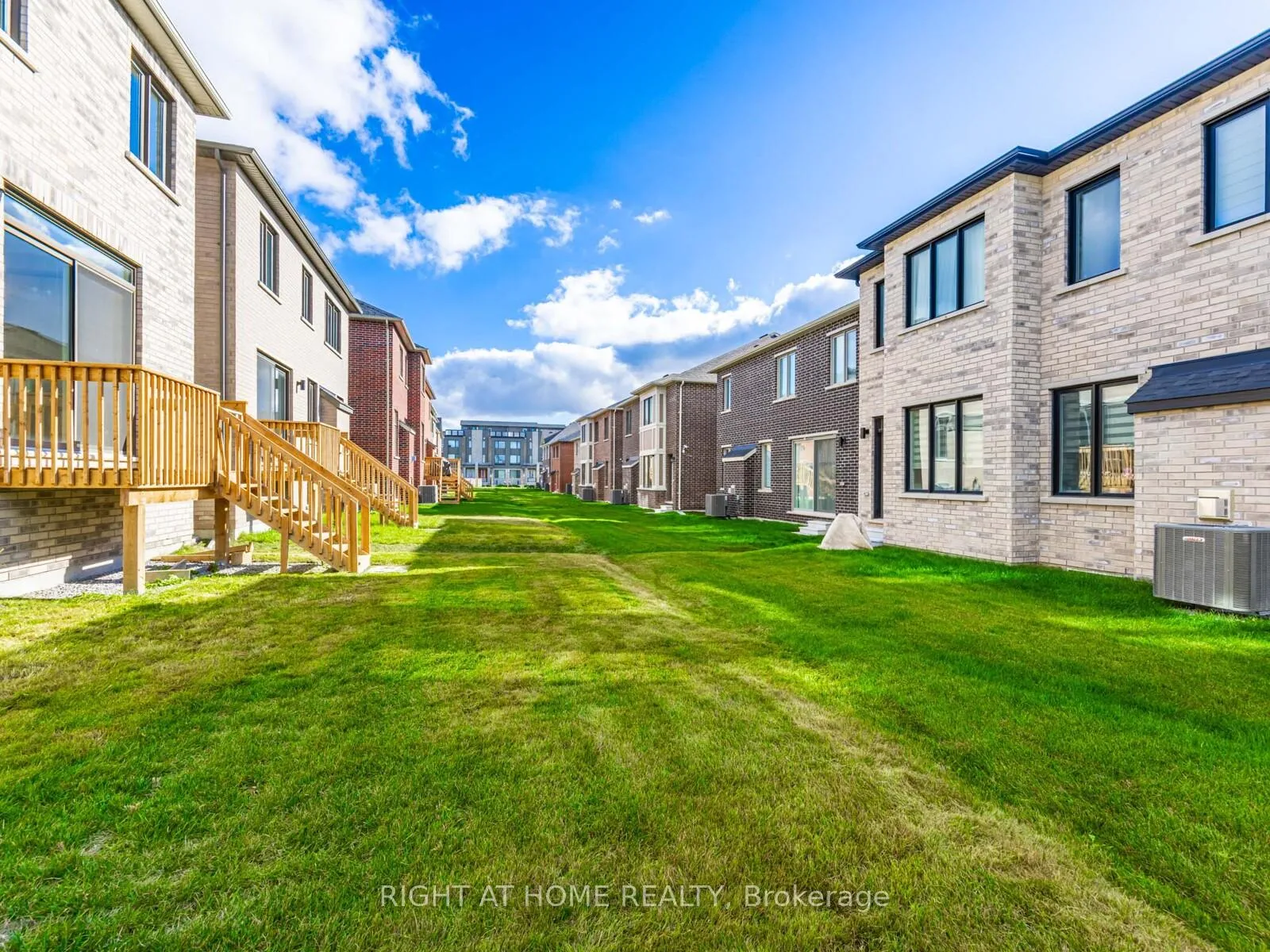 Photo 21 of 61 Greenridge Crescent, Markham, Rural Markham — HOMEH