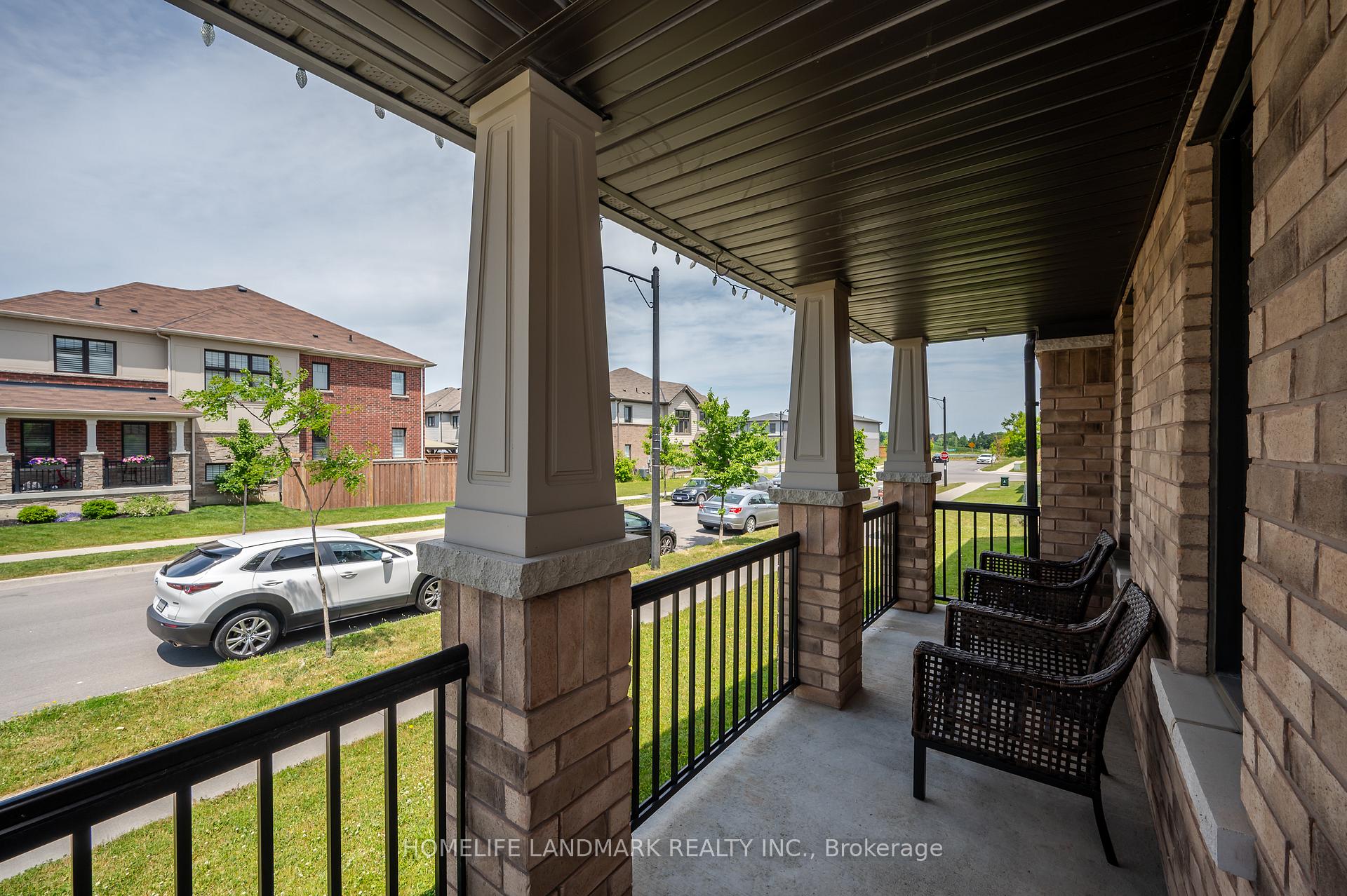 Photo 5 of 2 Prestwick Street, Hamilton, Stoney Creek — HOMEH