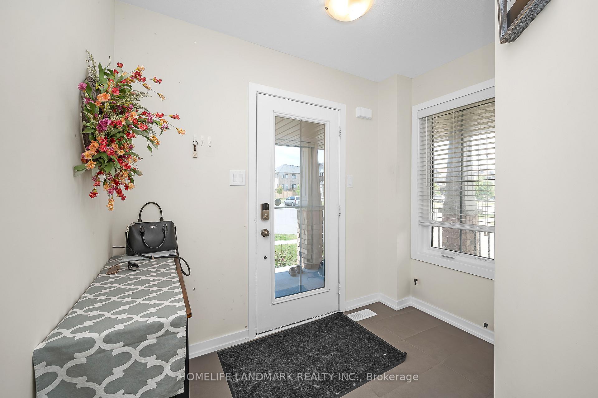 Photo 7 of 2 Prestwick Street, Hamilton, Stoney Creek — HOMEH