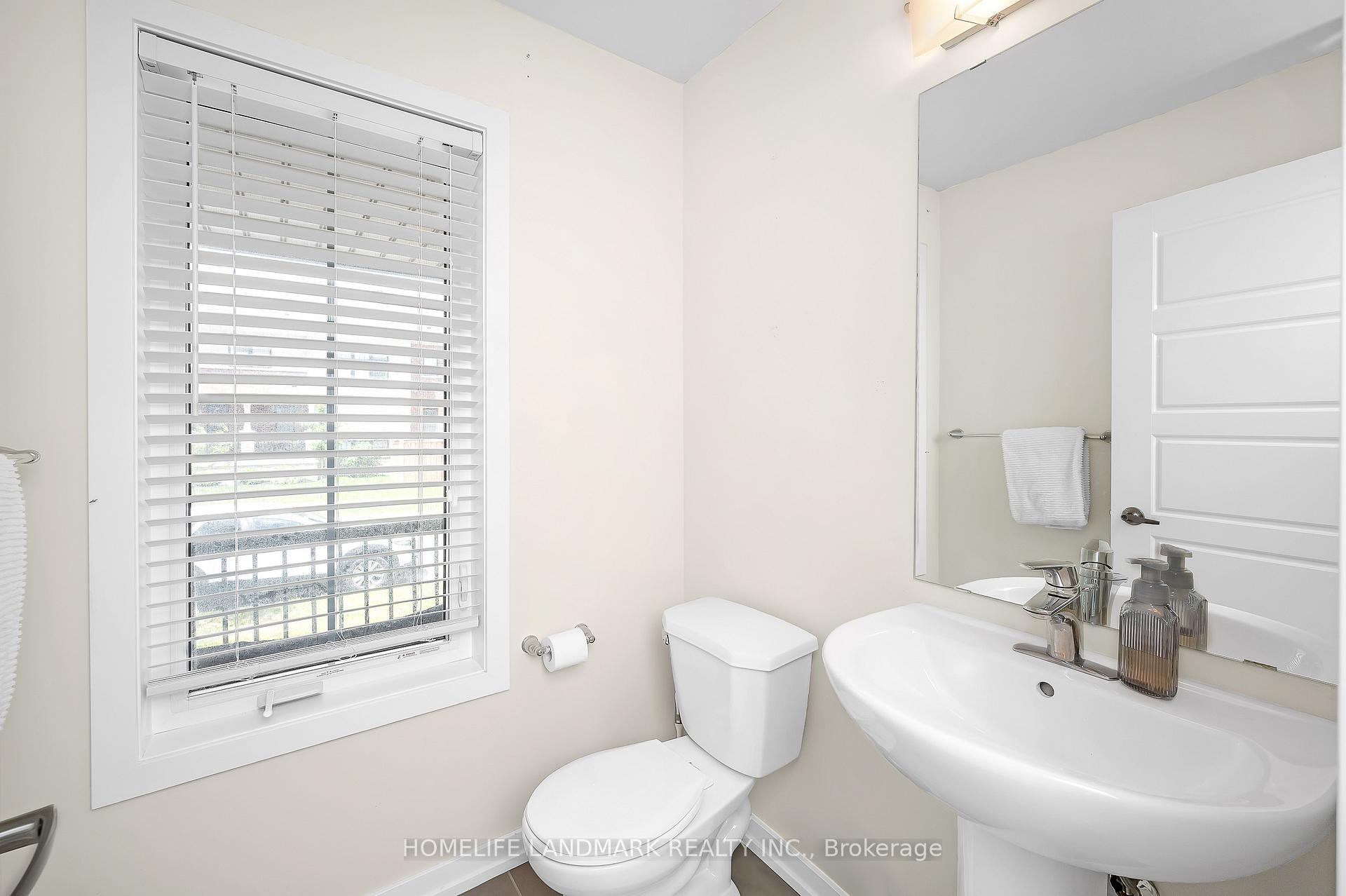 Photo 8 of 2 Prestwick Street, Hamilton, Stoney Creek — HOMEH
