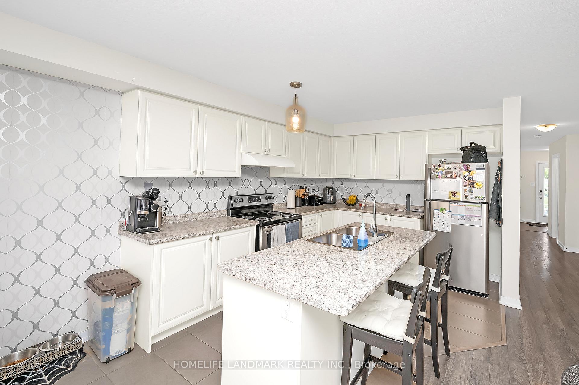 Photo 11 of 2 Prestwick Street, Hamilton, Stoney Creek — HOMEH