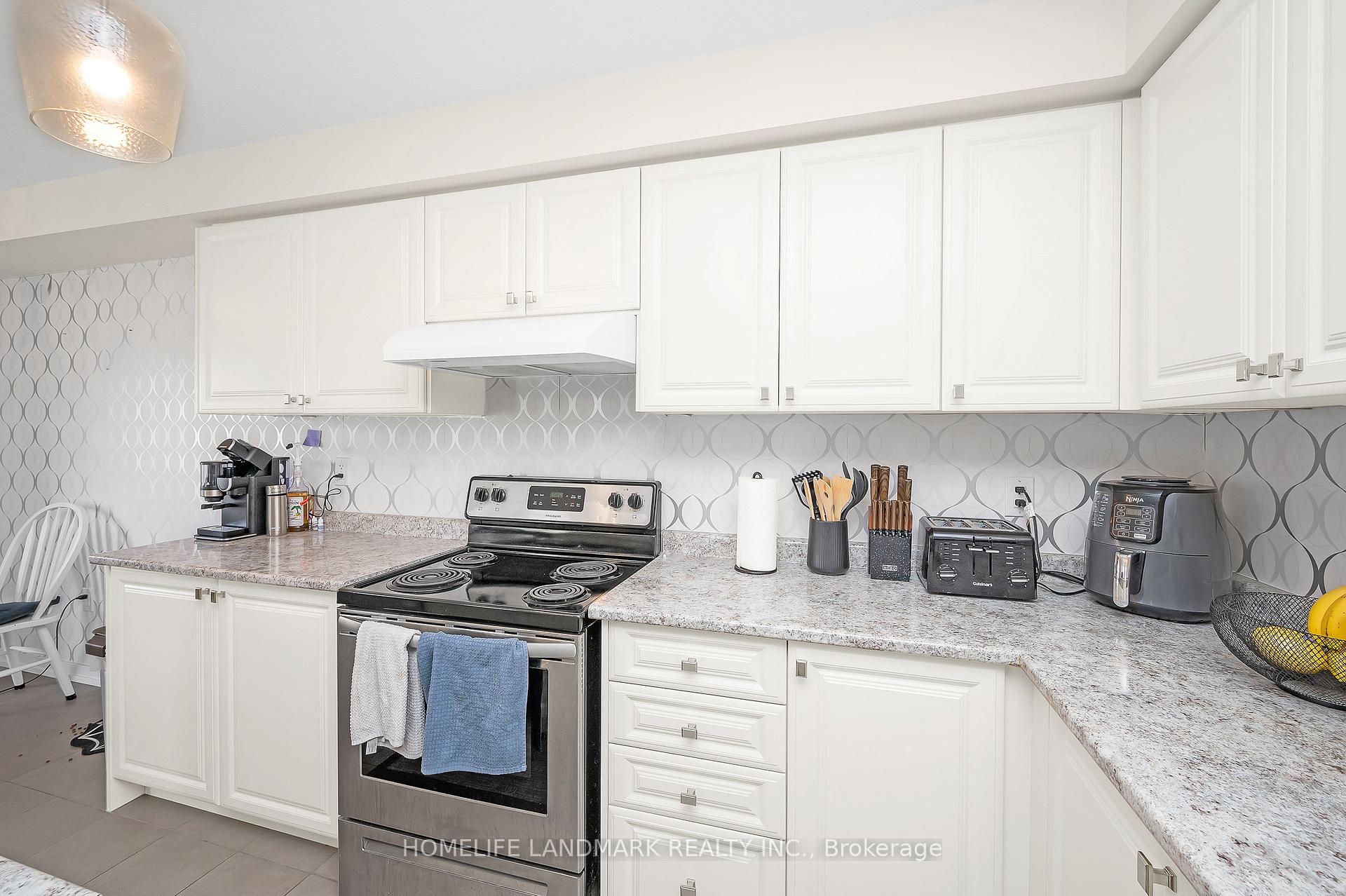 Photo 16 of 2 Prestwick Street, Hamilton, Stoney Creek — HOMEH