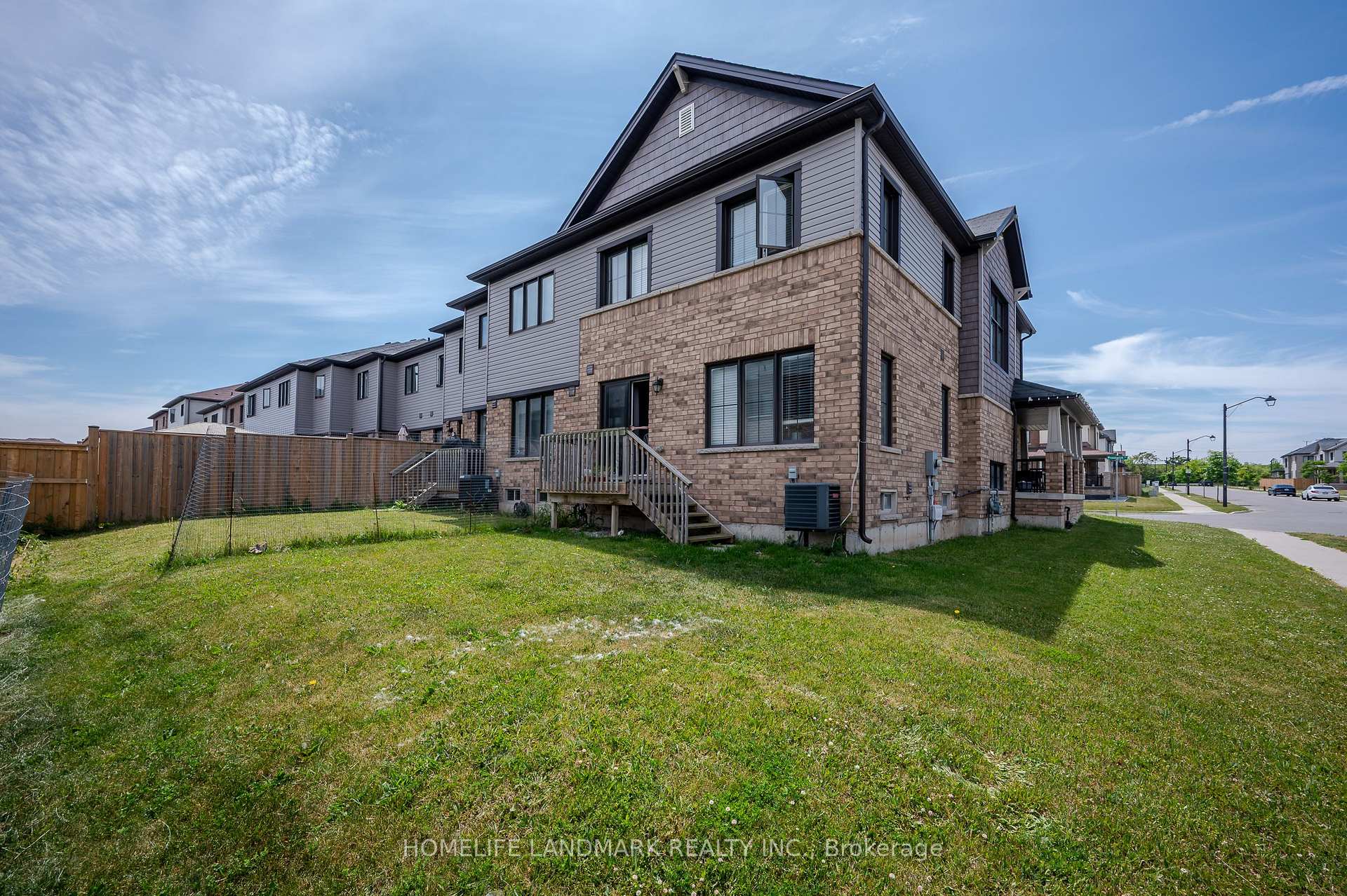Photo 26 of 2 Prestwick Street, Hamilton, Stoney Creek — HOMEH