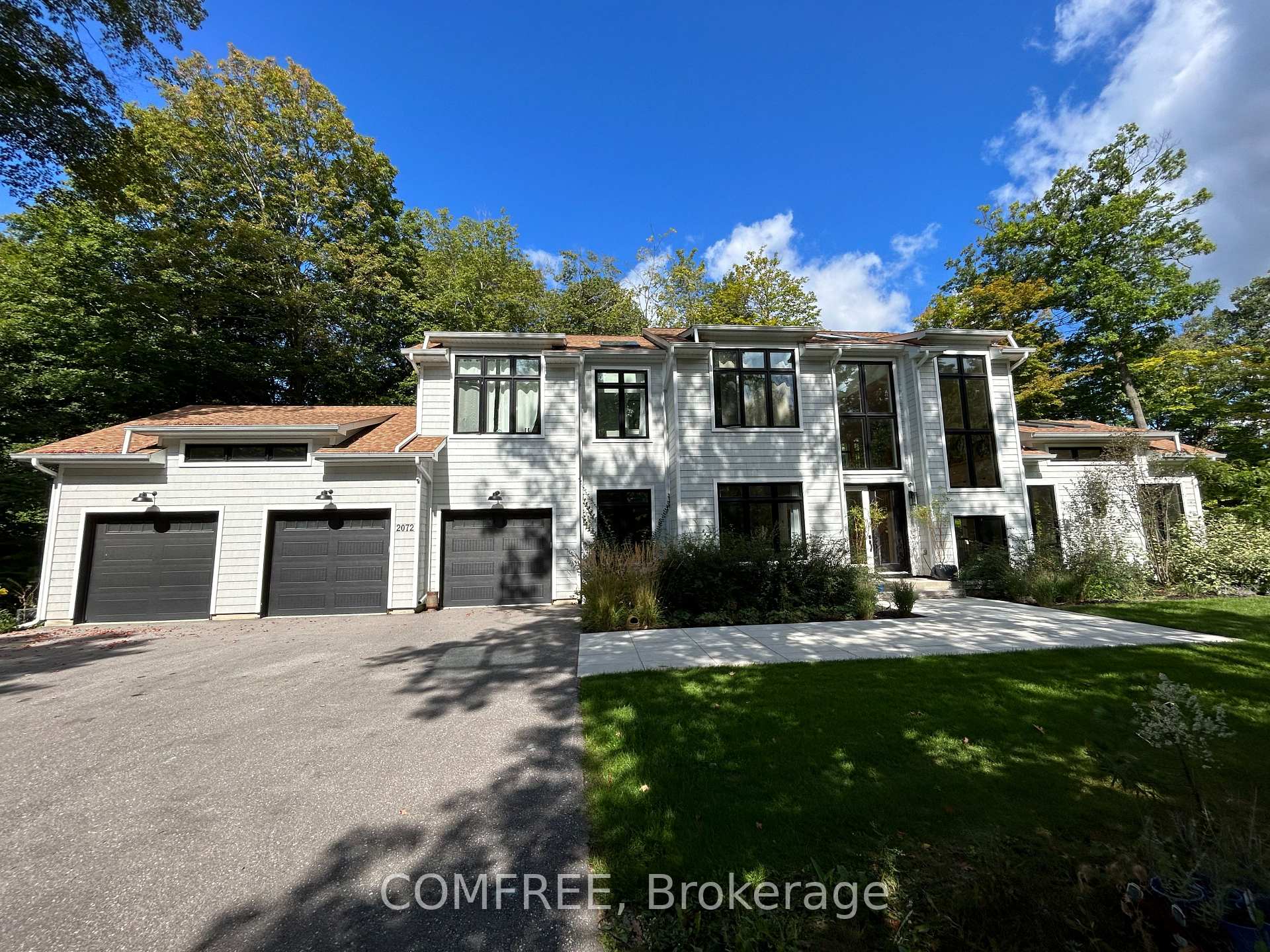Photo 4 of 2072 Wilkinson Street, Innisfil, Rural Innisfil — HOMEH