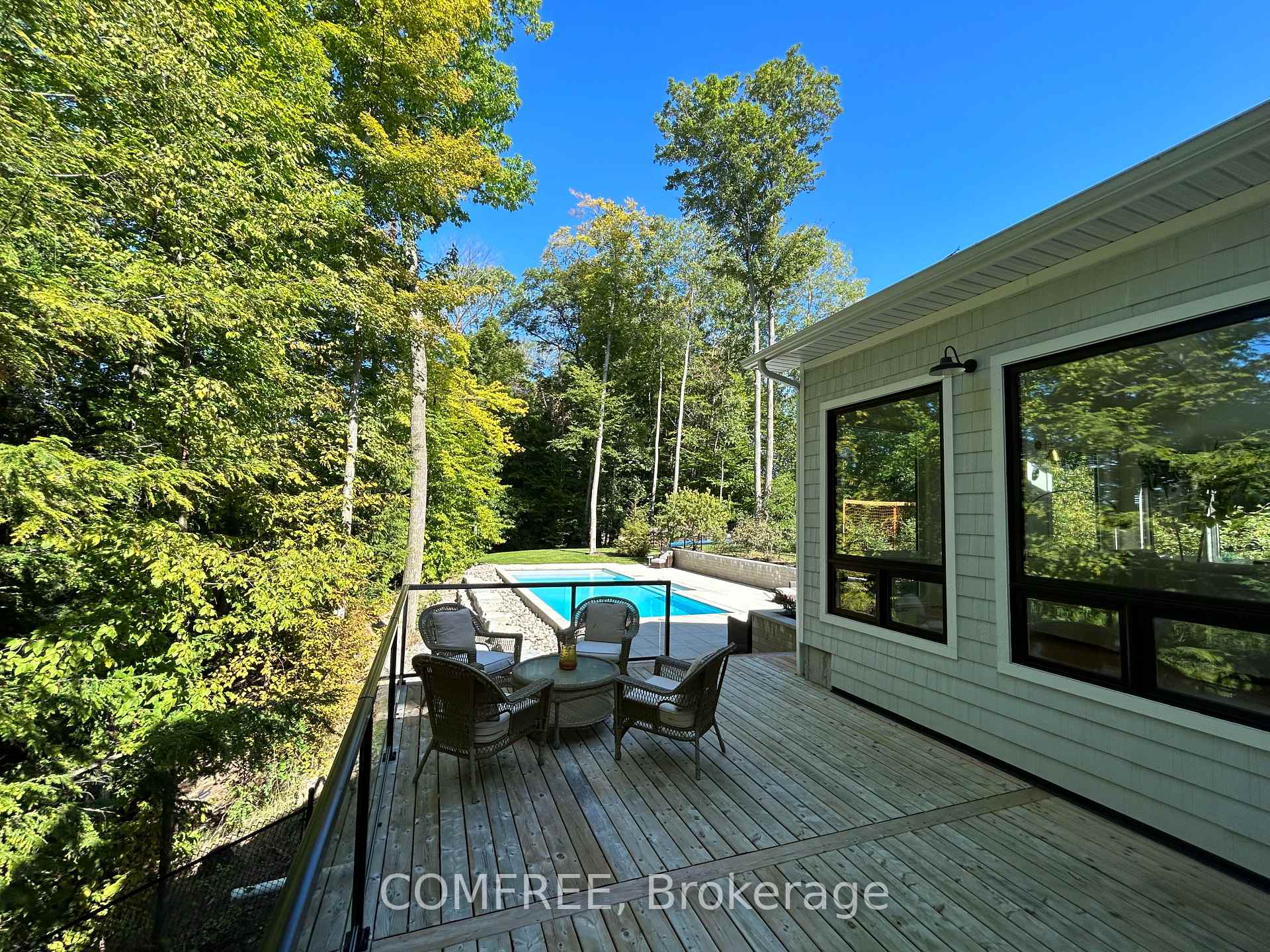 Photo 8 of 2072 Wilkinson Street, Innisfil, Rural Innisfil — HOMEH