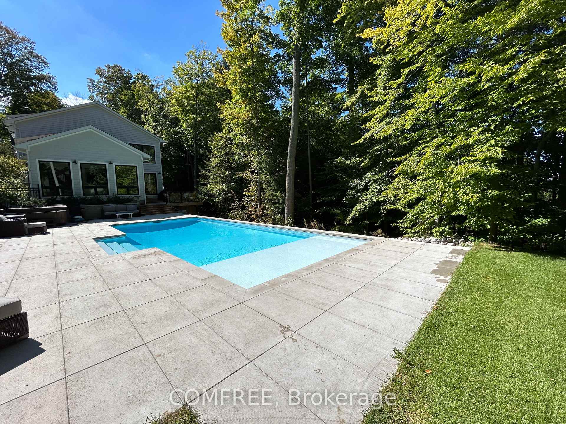 Photo 11 of 2072 Wilkinson Street, Innisfil, Rural Innisfil — HOMEH
