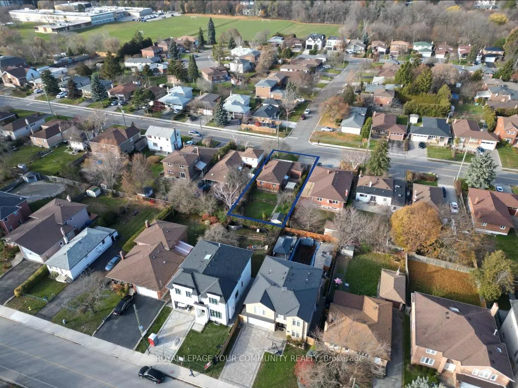 Photo 3 of 81 Clark Avenue, Markham, Thornhill — HOMEH