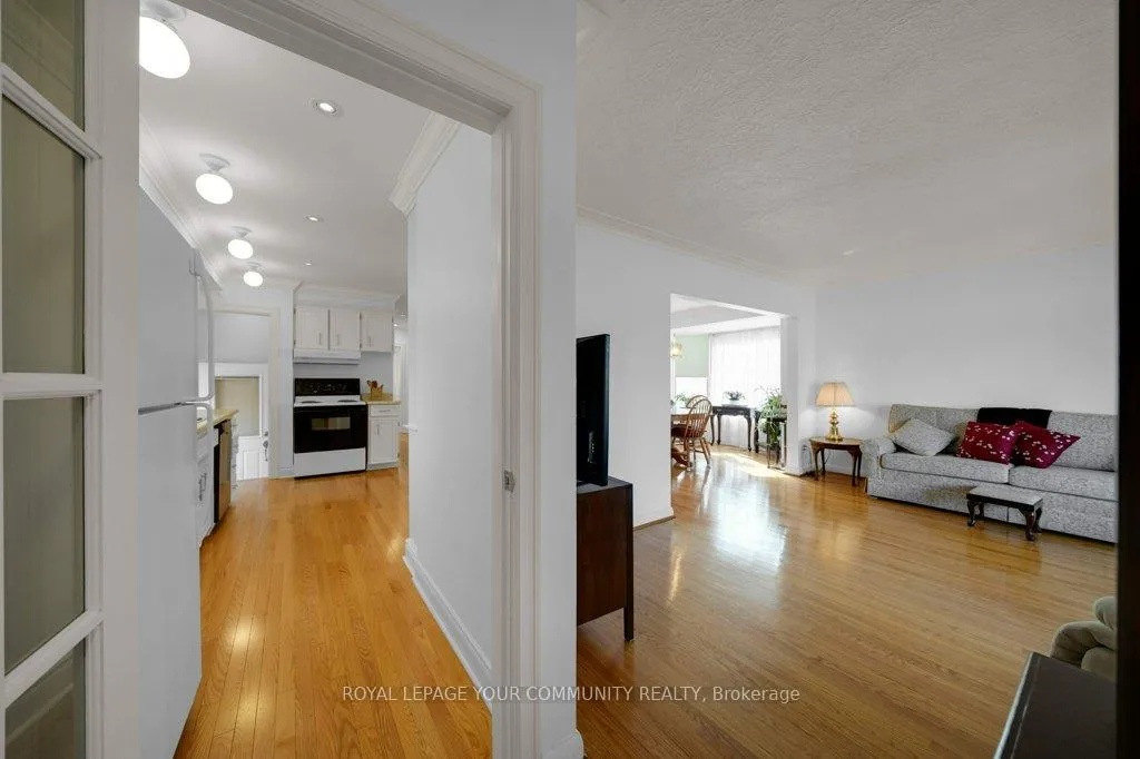 Photo 7 of 81 Clark Avenue, Markham, Thornhill — HOMEH