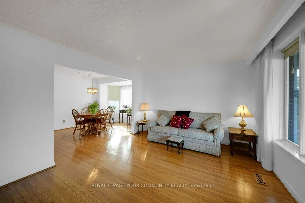 Photo 10 of 81 Clark Avenue, Markham, Thornhill — HOMEH