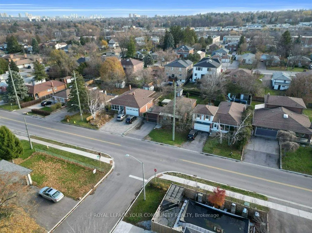 Photo 42 of 81 Clark Avenue, Markham, Thornhill — HOMEH