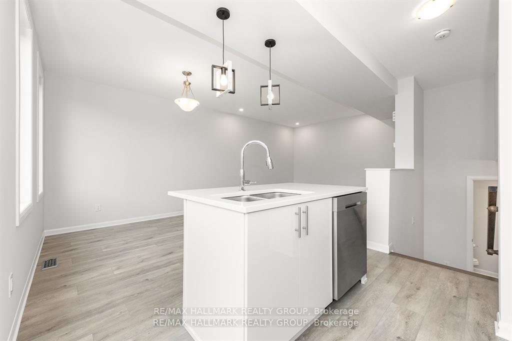 Photo 13 of 210 Attwell Private, Ottawa, Kanata - Morgan's Grant/South March — HOMEH