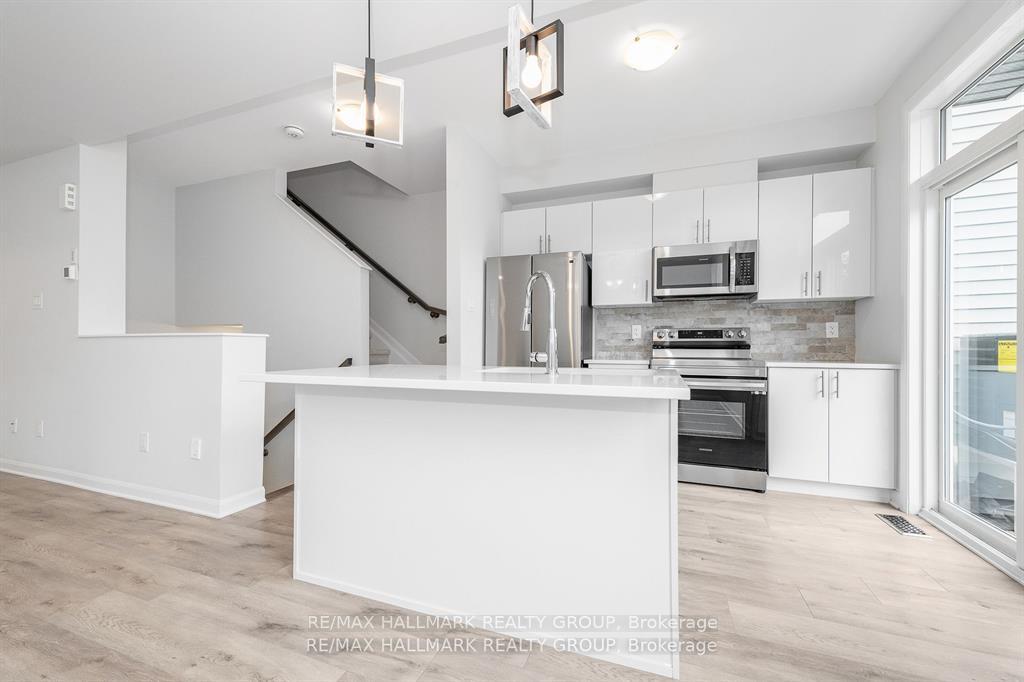 Photo 14 of 210 Attwell Private, Ottawa, Kanata - Morgan's Grant/South March — HOMEH