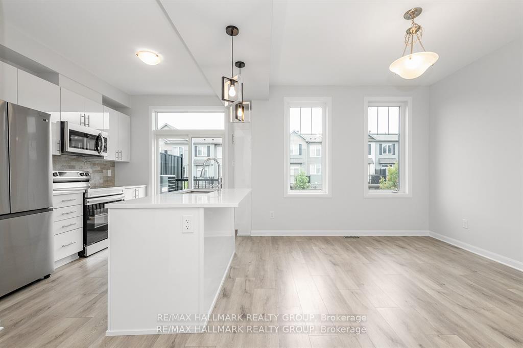 Photo 19 of 210 Attwell Private, Ottawa, Kanata - Morgan's Grant/South March — HOMEH