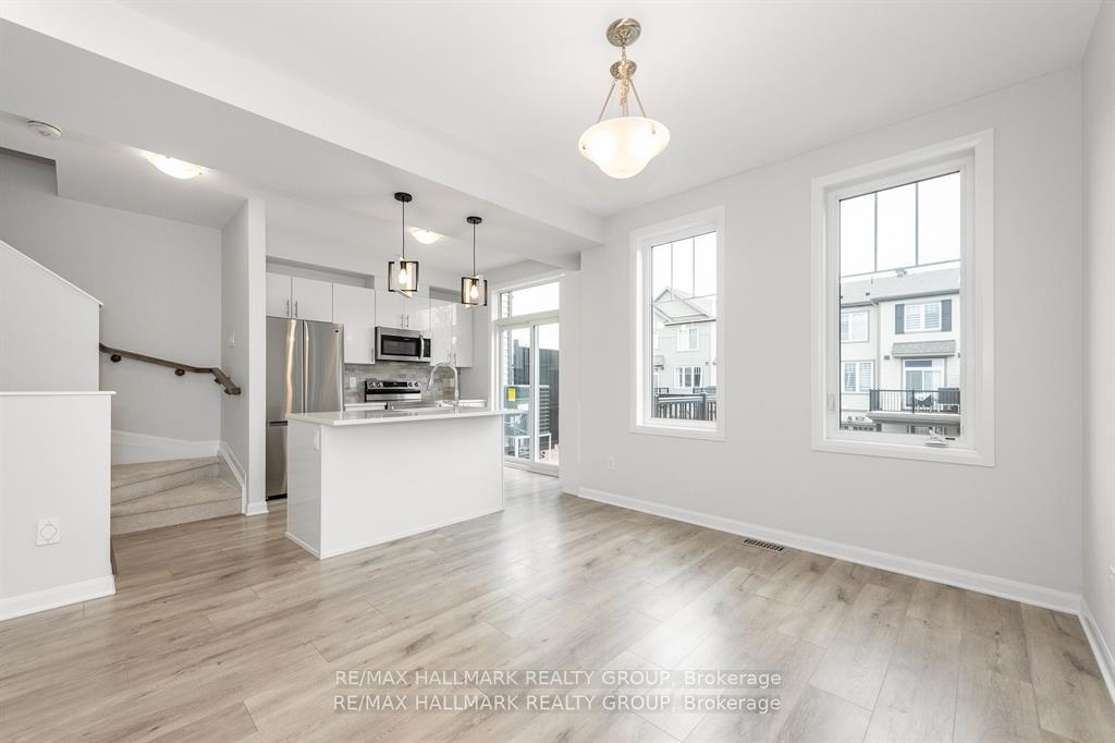 Photo 20 of 210 Attwell Private, Ottawa, Kanata - Morgan's Grant/South March — HOMEH