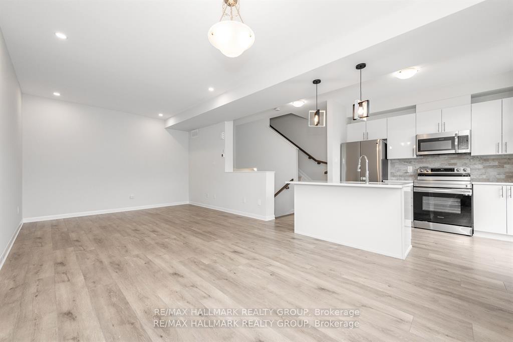 Photo 21 of 210 Attwell Private, Ottawa, Kanata - Morgan's Grant/South March — HOMEH