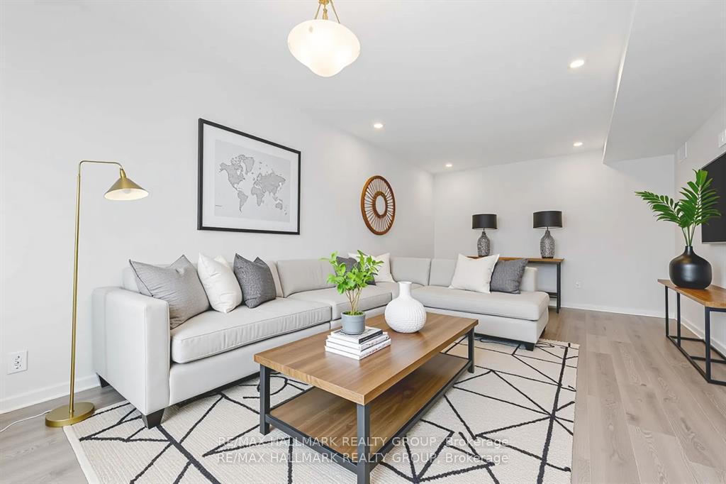 Photo 23 of 210 Attwell Private, Ottawa, Kanata - Morgan's Grant/South March — HOMEH