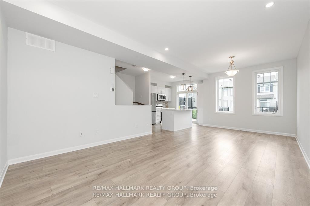 Photo 25 of 210 Attwell Private, Ottawa, Kanata - Morgan's Grant/South March — HOMEH
