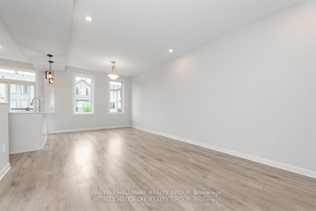 Photo 26 of 210 Attwell Private, Ottawa, Kanata - Morgan's Grant/South March — HOMEH