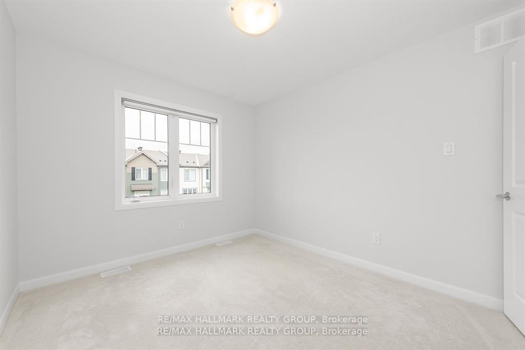 Photo 32 of 210 Attwell Private, Ottawa, Kanata - Morgan's Grant/South March — HOMEH