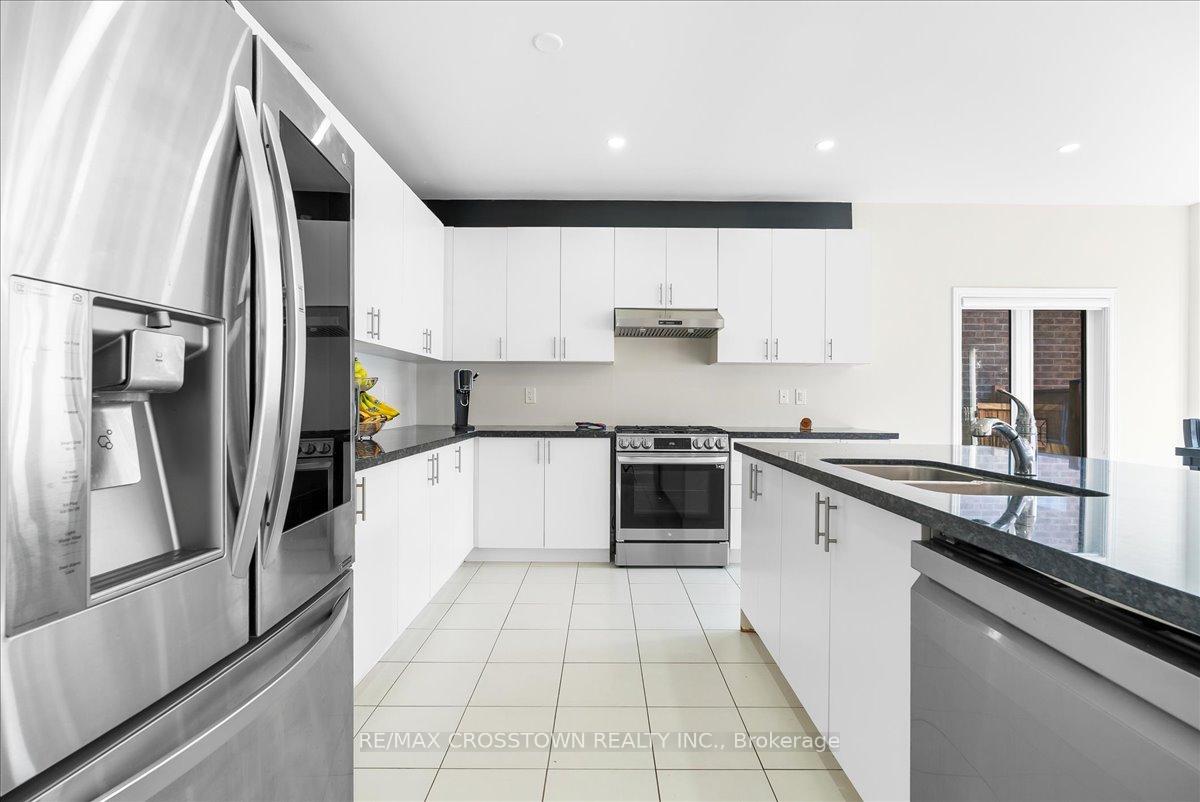 Photo 14 of 1033 Barton Way, Innisfil, Alcona — HOMEH