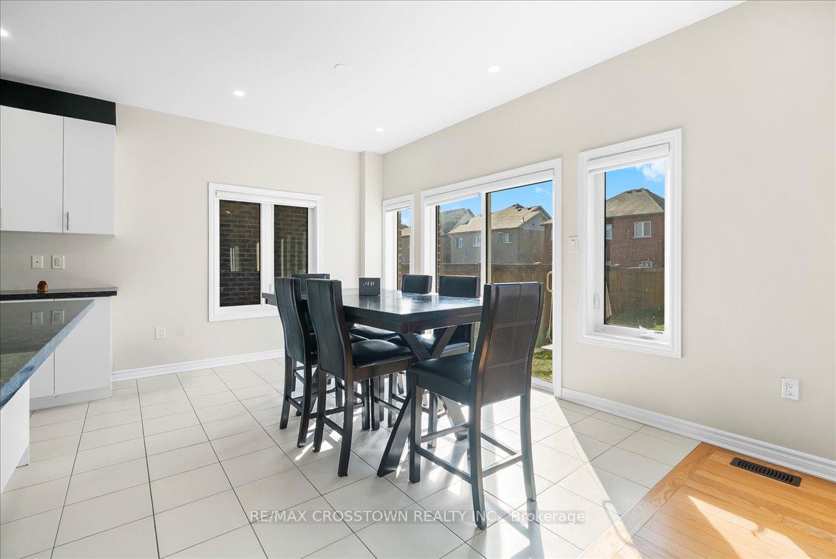 Photo 18 of 1033 Barton Way, Innisfil, Alcona — HOMEH