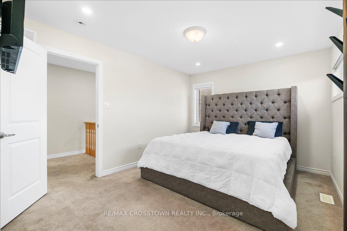 Photo 23 of 1033 Barton Way, Innisfil, Alcona — HOMEH
