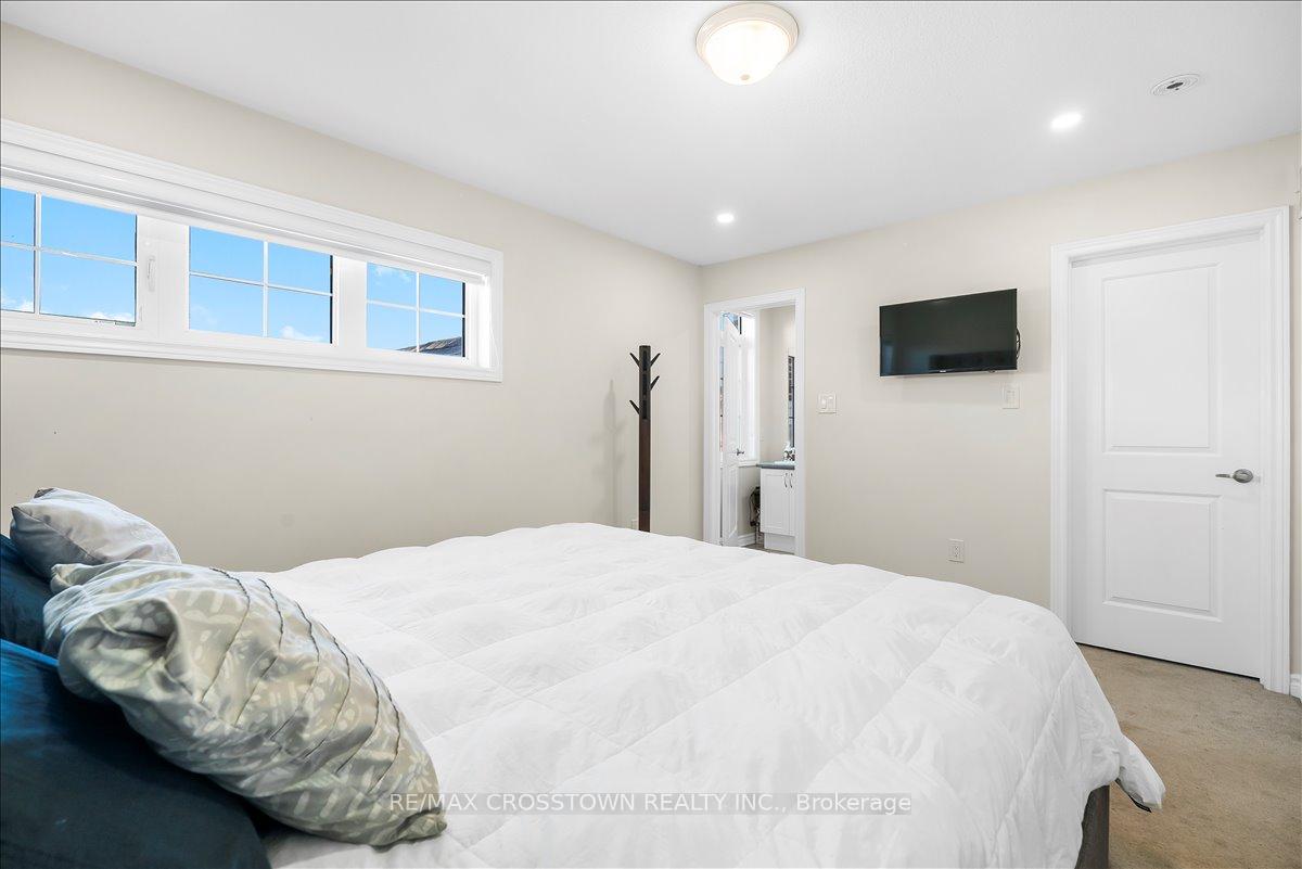 Photo 24 of 1033 Barton Way, Innisfil, Alcona — HOMEH