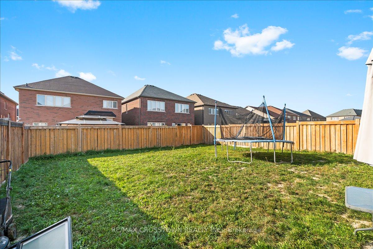 Photo 39 of 1033 Barton Way, Innisfil, Alcona — HOMEH