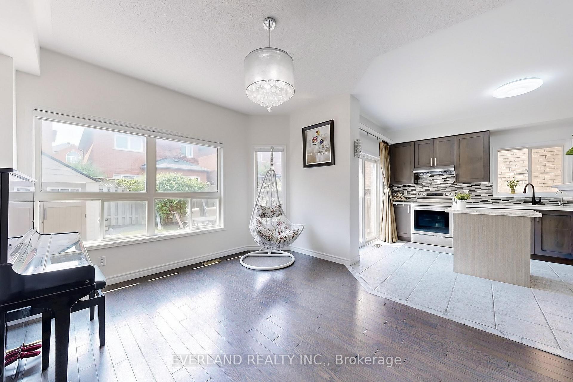 Photo 5 of 118 Orchard Hill Boulevard, Markham, Berczy — HOMEH