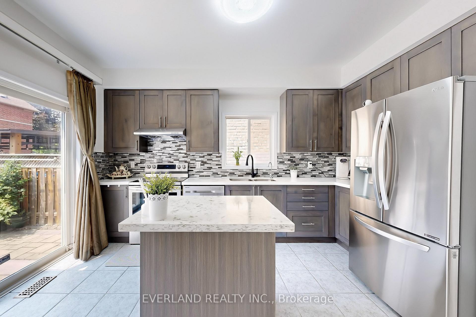 Photo 7 of 118 Orchard Hill Boulevard, Markham, Berczy — HOMEH