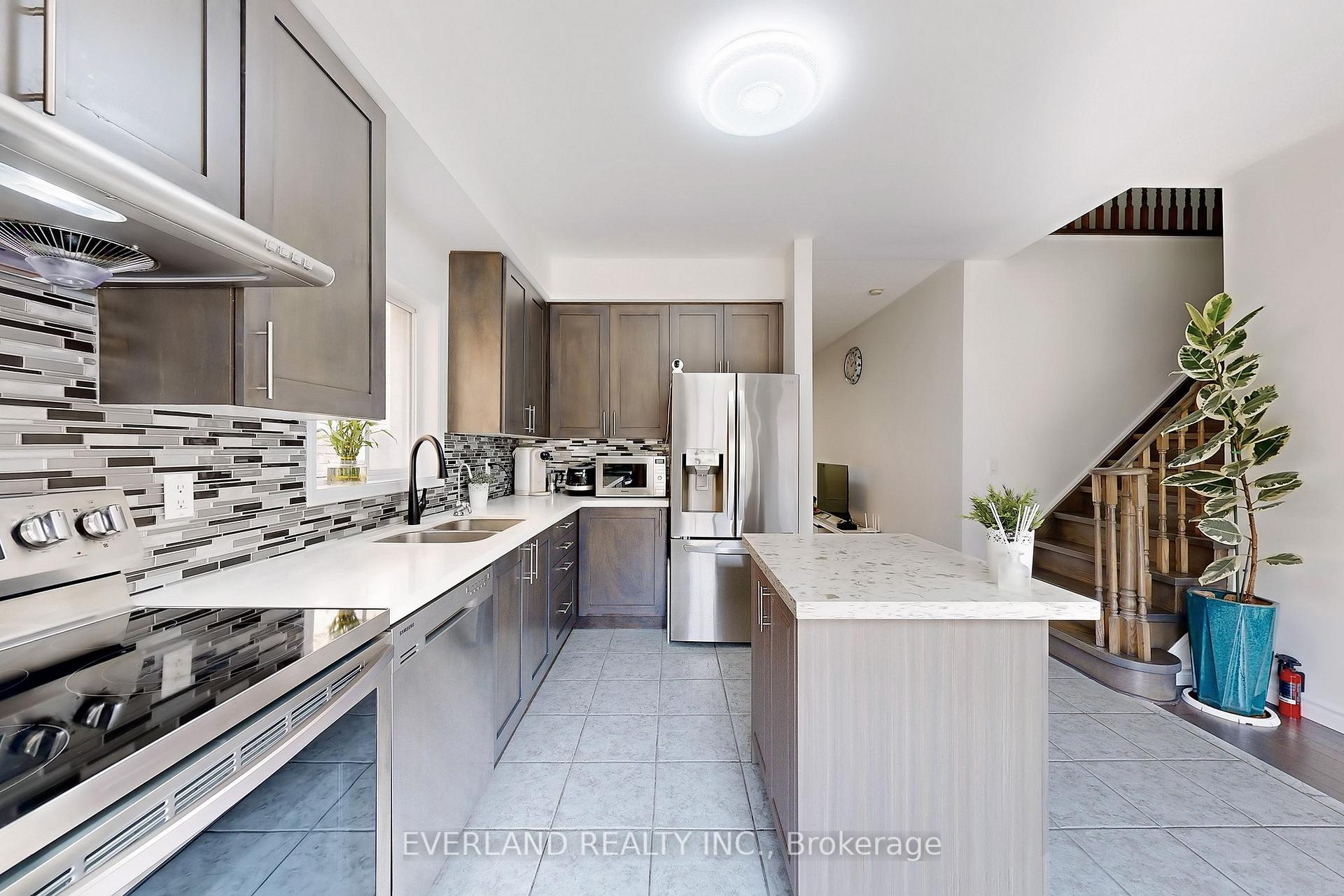 Photo 9 of 118 Orchard Hill Boulevard, Markham, Berczy — HOMEH