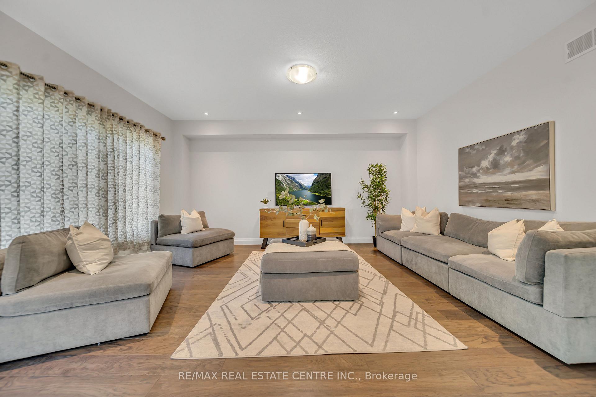 Photo 7 of 317 Blair Creek Drive, Kitchener — HOMEH
