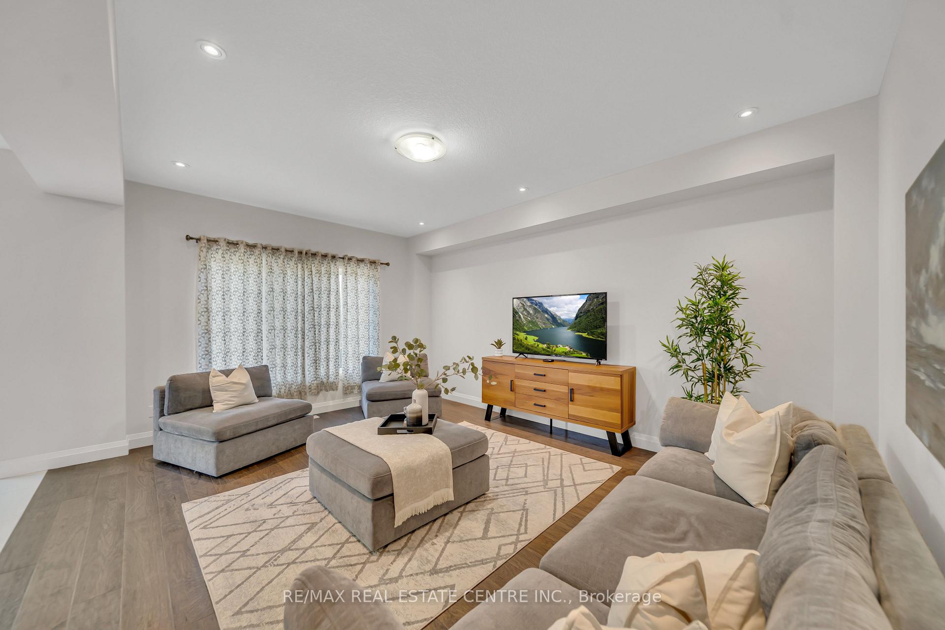 Photo 8 of 317 Blair Creek Drive, Kitchener — HOMEH