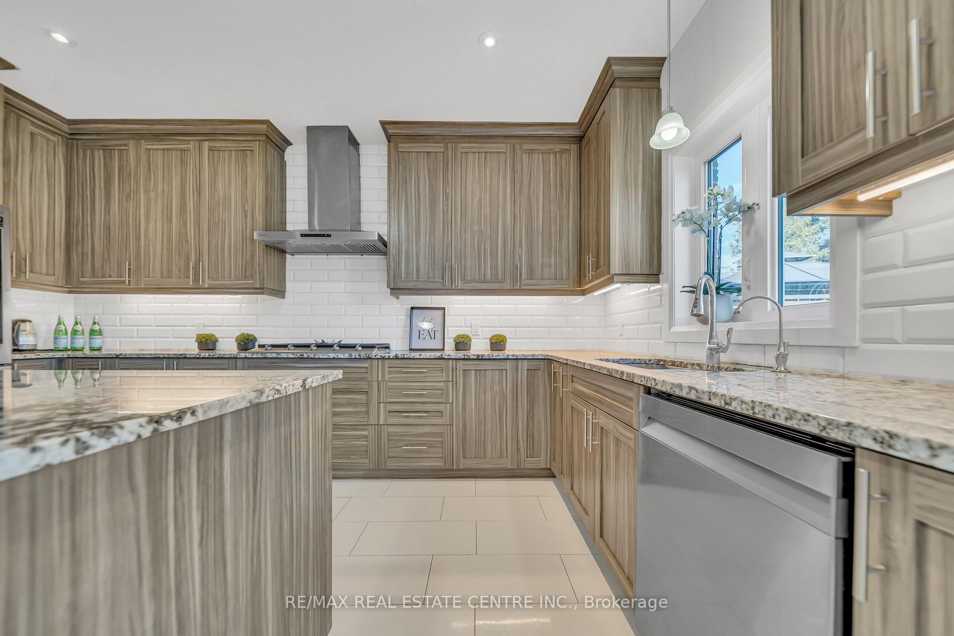 Photo 11 of 317 Blair Creek Drive, Kitchener — HOMEH