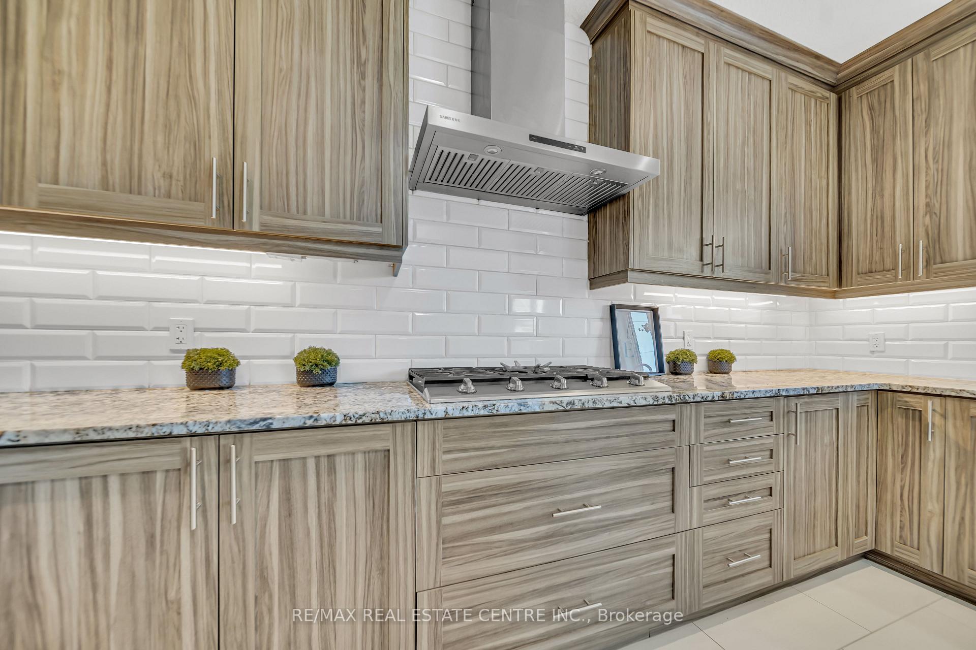 Photo 13 of 317 Blair Creek Drive, Kitchener — HOMEH