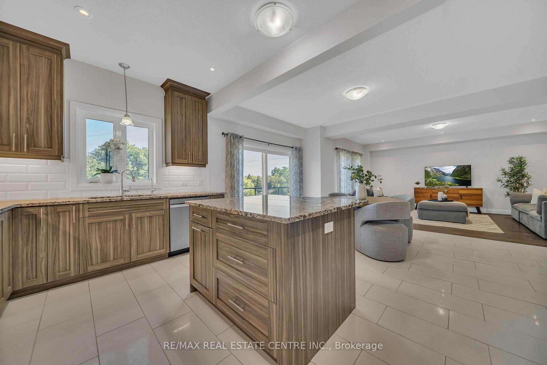 Photo 14 of 317 Blair Creek Drive, Kitchener — HOMEH