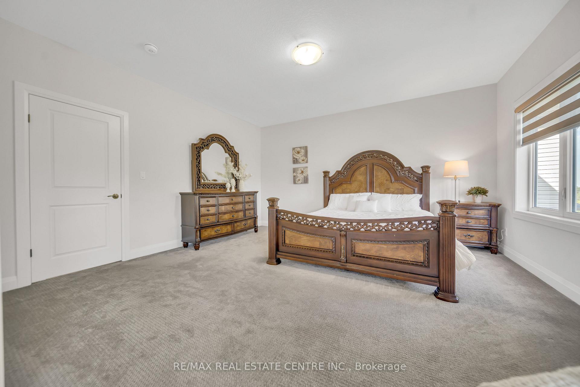 Photo 23 of 317 Blair Creek Drive, Kitchener — HOMEH