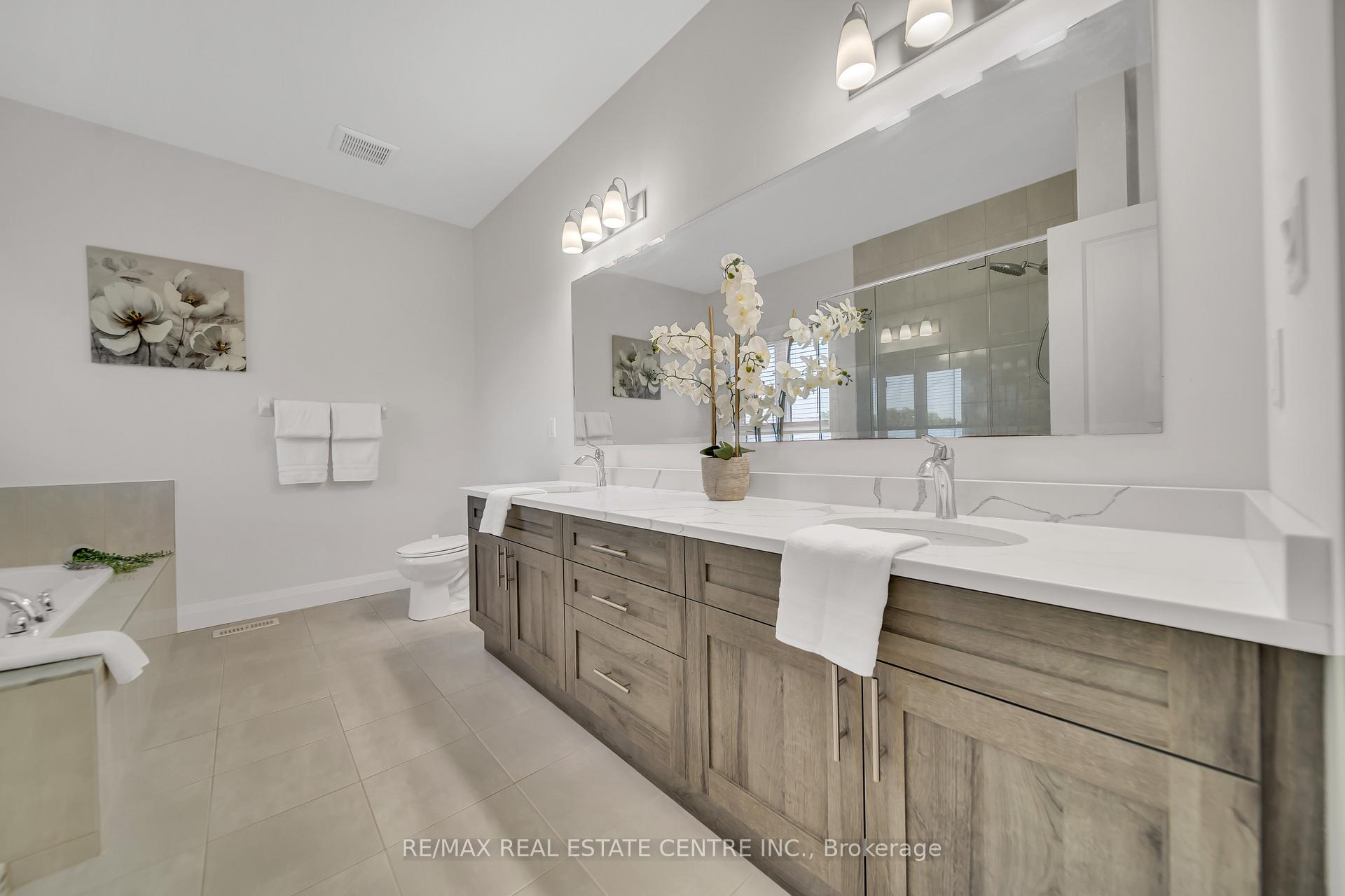 Photo 24 of 317 Blair Creek Drive, Kitchener — HOMEH