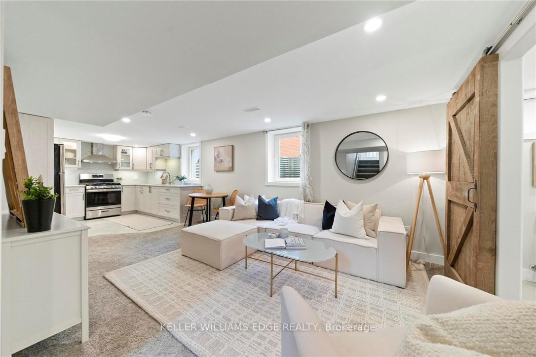 Photo 2 of Unit 2, 627 Upper Ottawa Street, Hamilton, Huntington — HOMEH