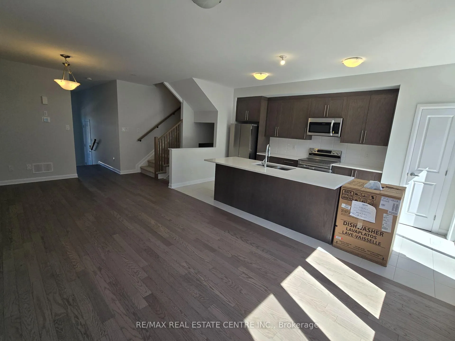 Photo 3 of 197 Invention Boulevard, Ottawa, Kanata - Morgan's Grant/South March — HOMEH